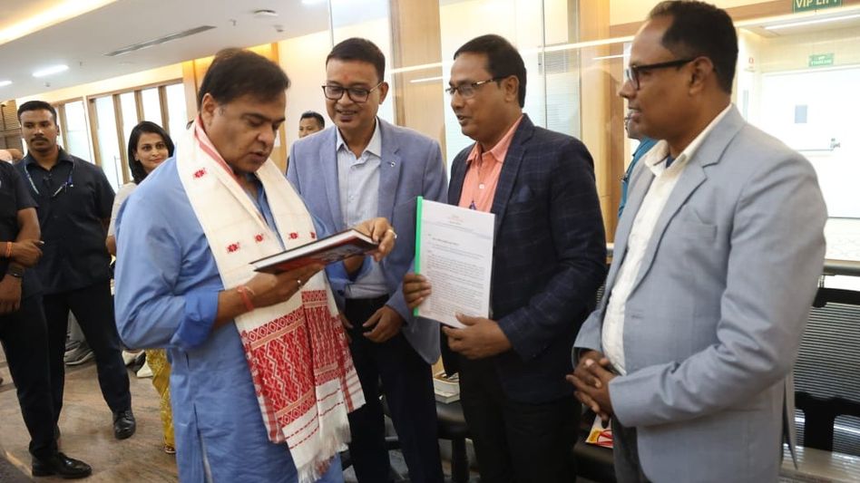 Himanta Biswa Sarma lauds 'Mayong Indrajaal Magic Festival', assures government support Himanta Biswa Sarma lauds 'Mayong Indrajaal Magic Festival', assures government support