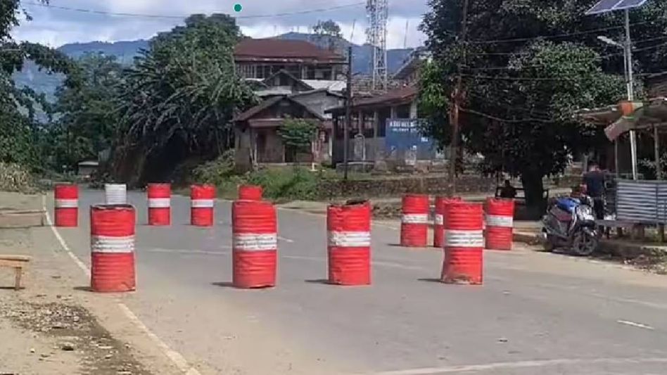 48-hour complete shutdown in Manipur's Kangpokpi following public appeal on vehicular movement resumption 48-hour complete shutdown in Manipur's Kangpokpi following public appeal on vehicular movement resumption