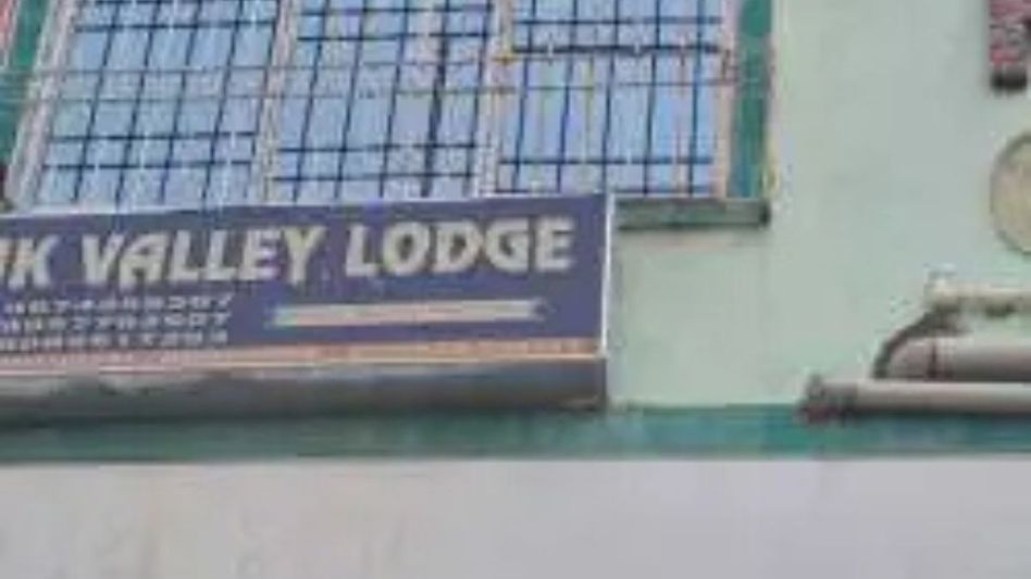 Assam: Hotels in Barak Valley not to host Bangladesh nationals till attacks on Hindus stop Assam: Hotels in Barak Valley not to host Bangladesh nationals till attacks on Hindus stop