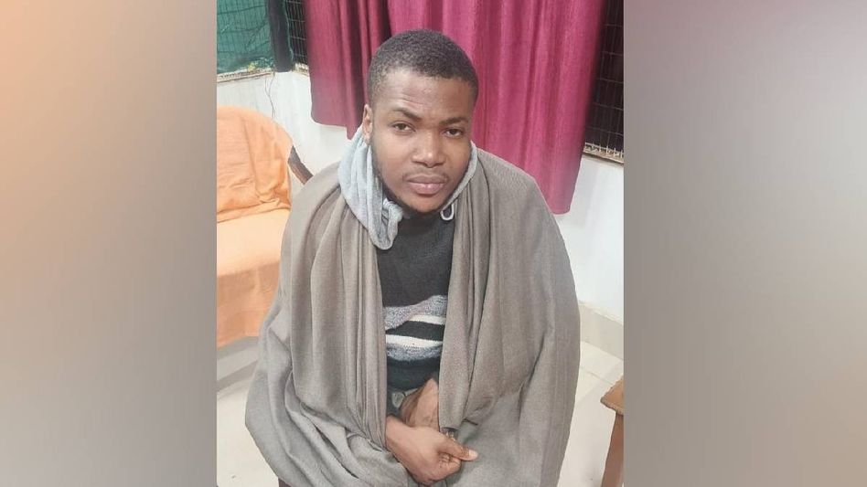 Tripura: BSF apprehends one Nigerian, 3 Bangladeshi nationals and Indian tout in separate operations Tripura: BSF apprehends one Nigerian, 3 Bangladeshi nationals and Indian tout in separate operations