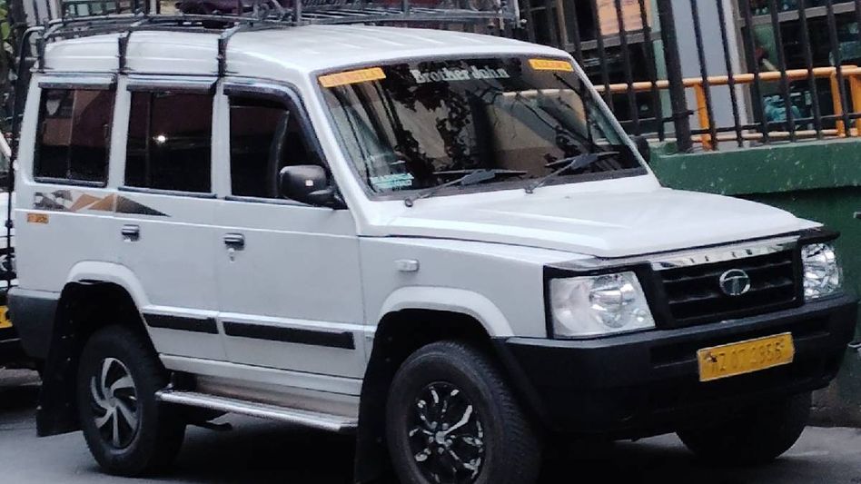 Mizoram driver offers lifeline to cancer patients and the disabled Mizoram driver offers lifeline to cancer patients and the disabled