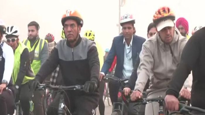 Fit India cycling movement flagged off in Delhi, aims for fitness and cleaner air