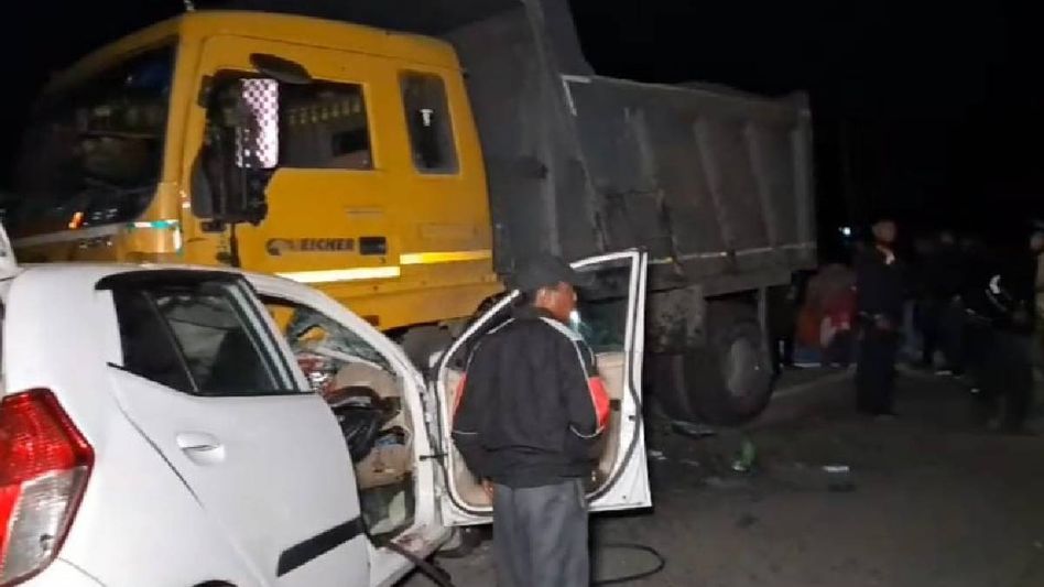 Assam: 3 including Arunachal police constable killed in road accident in Kakopathar Assam: 3 including Arunachal police constable killed in road accident in Kakopathar