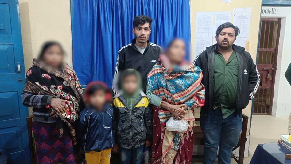 Tripura police detain six Bangladeshi nationals, including two minors in Khowai Tripura police detain six Bangladeshi nationals, including two minors in Khowai
