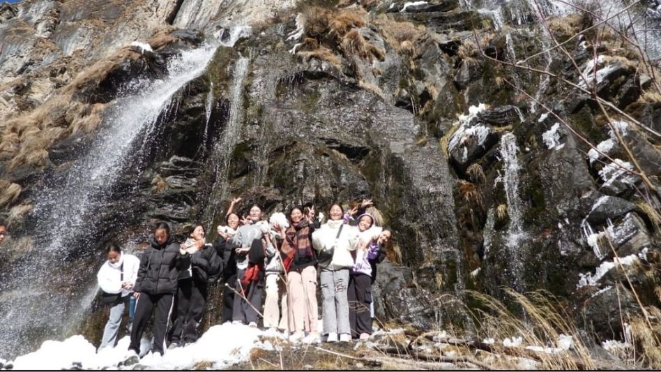 Indian Army organizes excursion tour for students and teachers in Tawang Indian Army organizes excursion tour for students and teachers in Tawang