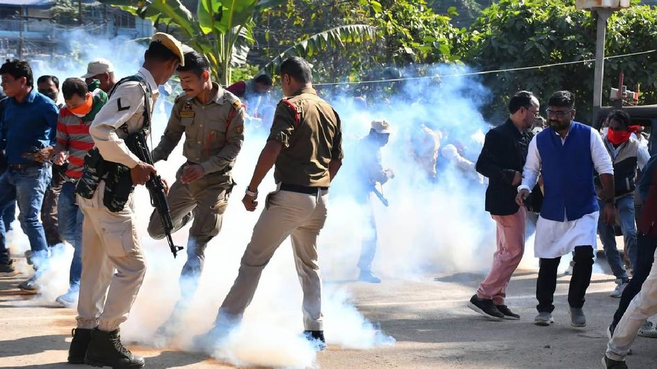 Assam: Guwahati police enforces prohibitory order to bolster security around Raj Bhawan Assam: Guwahati police enforces prohibitory order to bolster security around Raj Bhawan