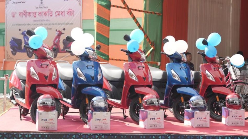 What is the eligibility criteria for Dr. Banikanta Kakati Merit Award in Assam? What is the eligibility criteria for Dr. Banikanta Kakati Merit Award in Assam?