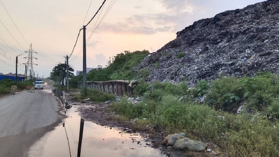 Siliguri residents protest against garbage dumping from Sikkim, mayor demands action Siliguri residents protest against garbage dumping from Sikkim, mayor demands action
