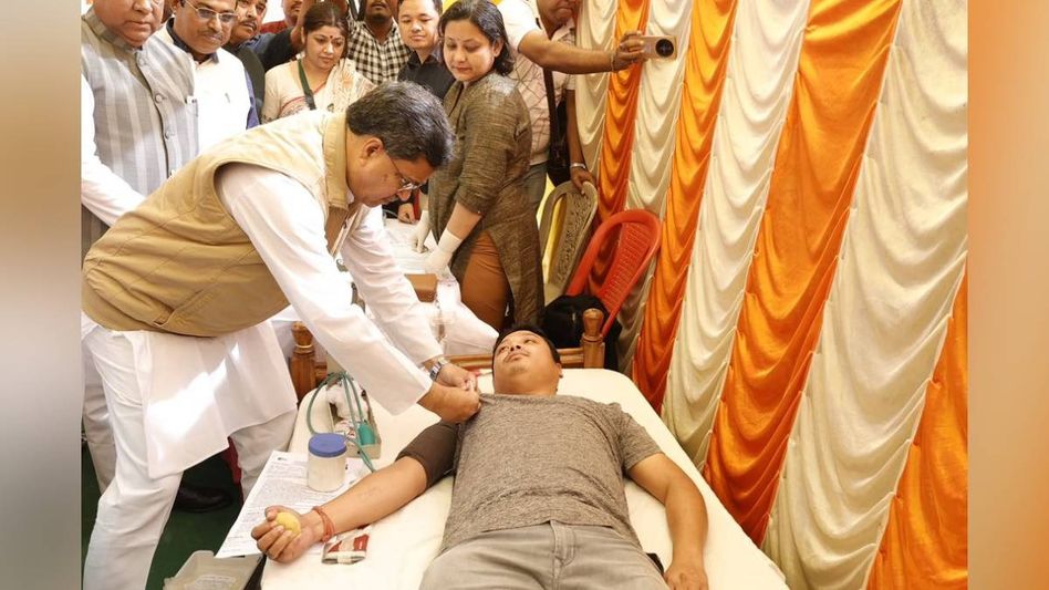 Tripura CM emphasises storage of negative blood groups, urges blood donation awareness Tripura CM emphasises storage of negative blood groups, urges blood donation awareness