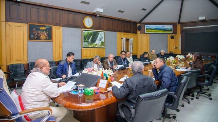 Manipur approves Rs 30,000 relief for displaced families, reviews state policies