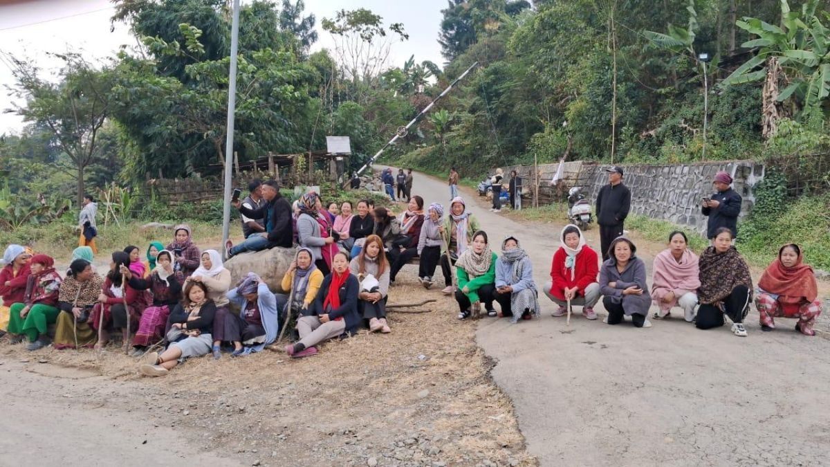 Manipur: Konsakhul Village authority gives ultimatum to Leilon Vaiphei members after 'assault' incident Manipur: Konsakhul Village authority gives ultimatum to Leilon Vaiphei members after 'assault' incident