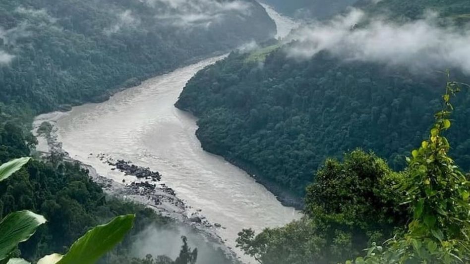 Arunachal: Six people stranded on Siang river island rescued Arunachal: Six people stranded on Siang river island rescued
