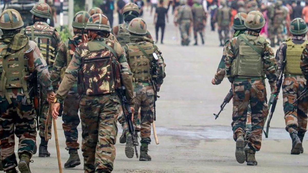 Manipur: Army rescues 8 civilians injured in accident in Kangpokpi district
