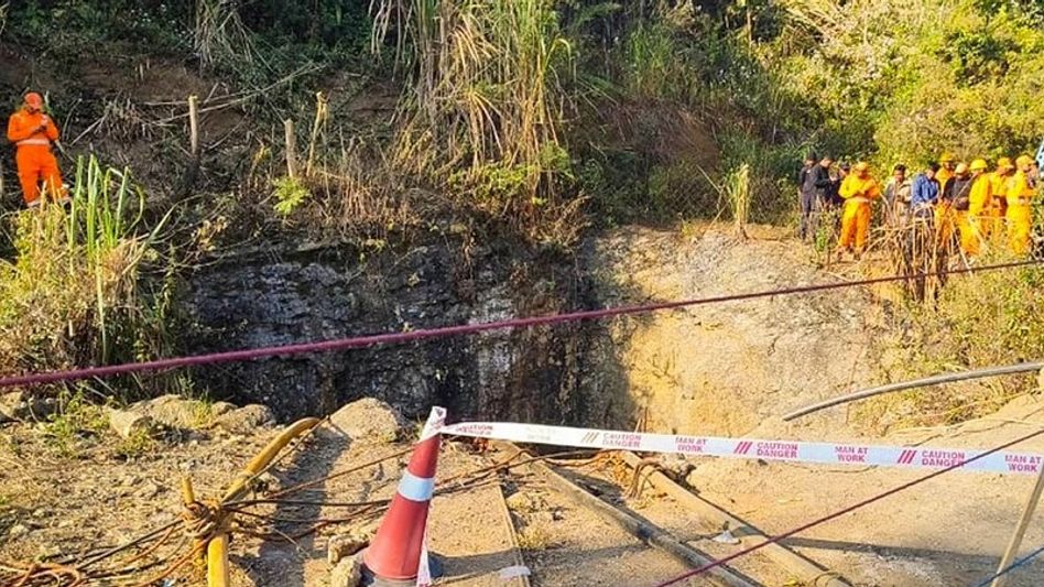 Third body recovered at Umrangso coal mine; rescue efforts for missing six miners ongoing Third body recovered at Umrangso coal mine; rescue efforts for missing six miners ongoing