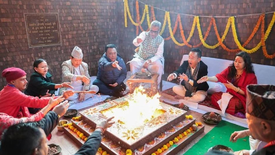 Sikkim CM, Governor offer prayers at Trikaleshwar Temple in Jorethang on Maghe Sankranti Sikkim CM, Governor offer prayers at Trikaleshwar Temple in Jorethang on Maghe Sankranti