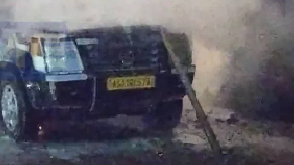 Assam: Ambulance carrying patient catches fire in Tengakhat, occupants escape unharmed Assam: Ambulance carrying patient catches fire in Tengakhat, occupants escape unharmed