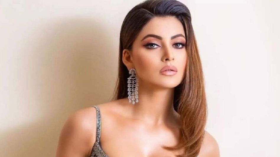 Urvashi Rautela apologizes for insensitive remarks over recent knife attack on Saif Ali Khan, deletes post Urvashi Rautela apologizes for insensitive remarks over recent knife attack on Saif Ali Khan, deletes post