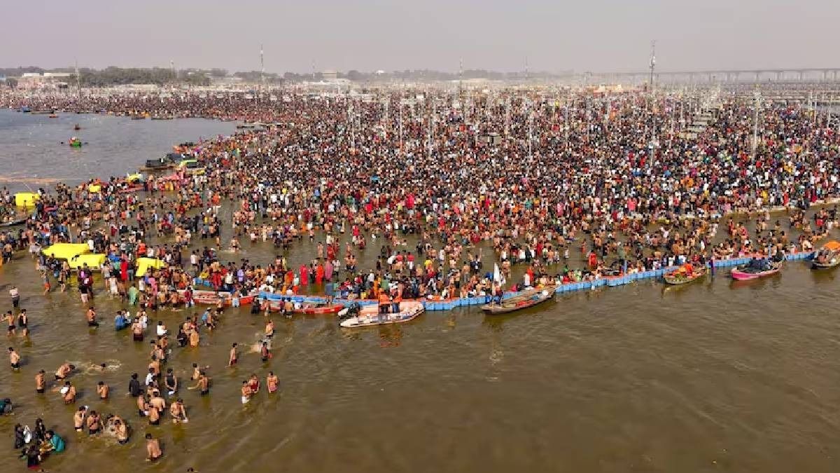 Akhilesh Yadav calls for handover of Maha Kumbh to army following stampede 