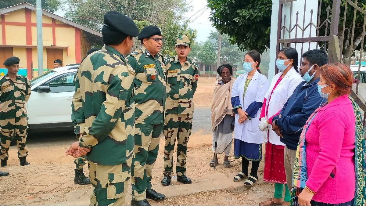 Tripura BSF IG visits medical camp at Rajnagar, reviews security at border out posts
