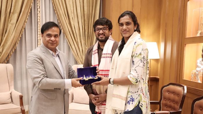 Assam CM meets PV Sindhu, lauds her achievements