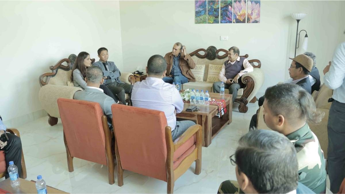 Mizoram's Lunglei DC meets Indo-Bangladesh boundary inspection team for field survey