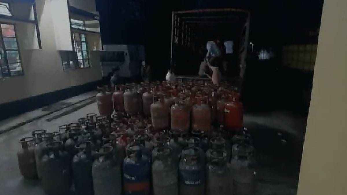 Assam: Police seize truck amid allegations of illegal siphoning of LPG cylinders