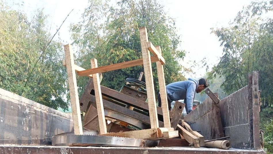 Assam: Forest officials seize illegal band saw mill in Dhubri’s Paglahat Assam: Forest officials seize illegal band saw mill in Dhubri’s Paglahat