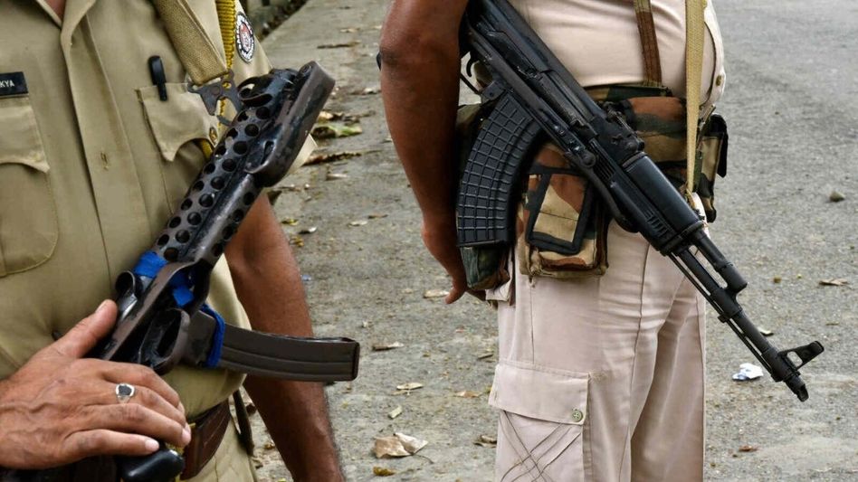 Tripura BSF personnel injured, Bangladeshi smuggler killed in clash Tripura BSF personnel injured, Bangladeshi smuggler killed in clash
