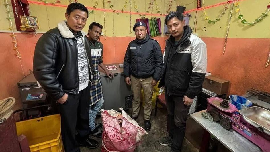 Sikkim: Gyalshing shop caught selling poultry chicken despite meat ban Sikkim: Gyalshing shop caught selling poultry chicken despite meat ban