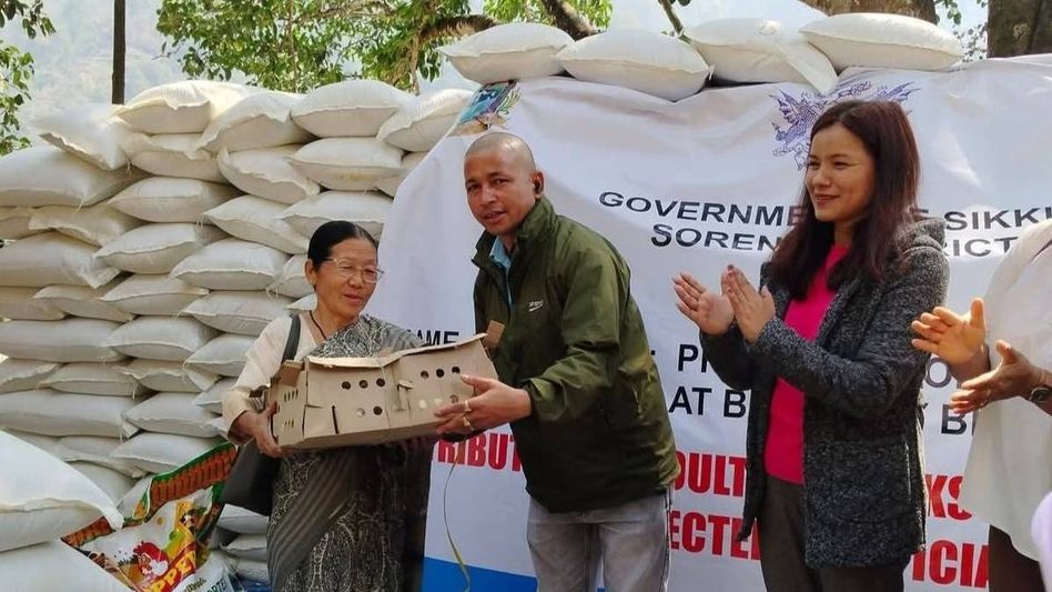Sikkim poultry beneficiaries in Soreng get resources to launch ventures Sikkim poultry beneficiaries in Soreng get resources to launch ventures