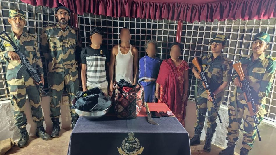 Tripura: BSF detain 19 Bangladeshi nationals, 3 touts, seizes drugs worth Rs 17 lakh Tripura: BSF detain 19 Bangladeshi nationals, 3 touts, seizes drugs worth Rs 17 lakh