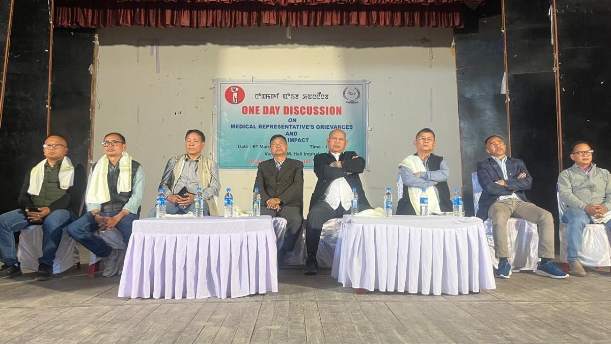 Manipur: Medical representatives discuss grievances over RIMS entry ban