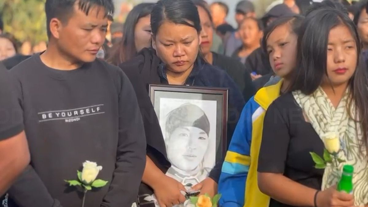 Manipur: Kuki-Zo community bids farewell to Lalgouthang Singsit, day after claiming body