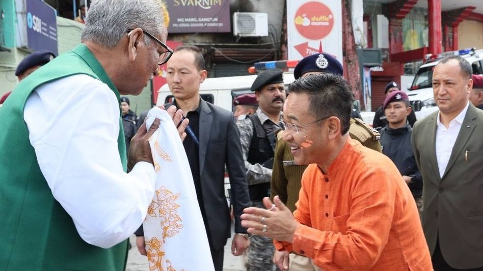 Sikkim marks 'inlcusive' Holi: Governor-CM join hands in celebration Sikkim marks 'inlcusive' Holi: Governor-CM join hands in celebration