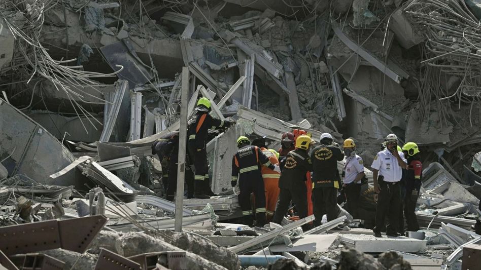 Over 1000 killed in Myanmar earthquake; US agency warns "toll may cross 10,000" Over 1000 killed in Myanmar earthquake; US agency warns "toll may cross 10,000"