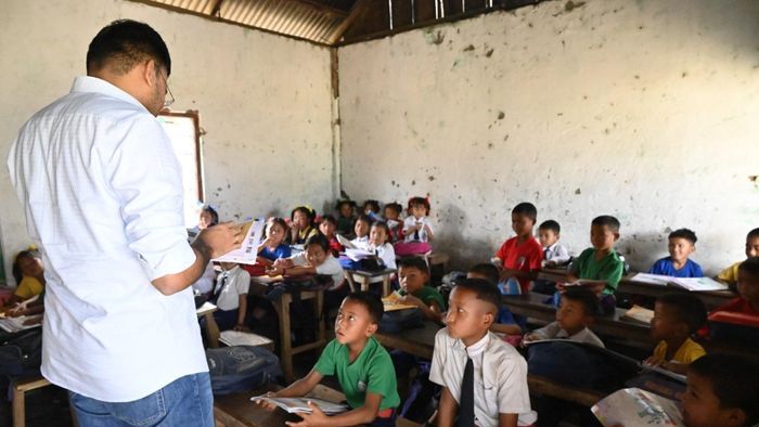 Manipur: DC expands relief operations to remote IDP camps in Churachandpur