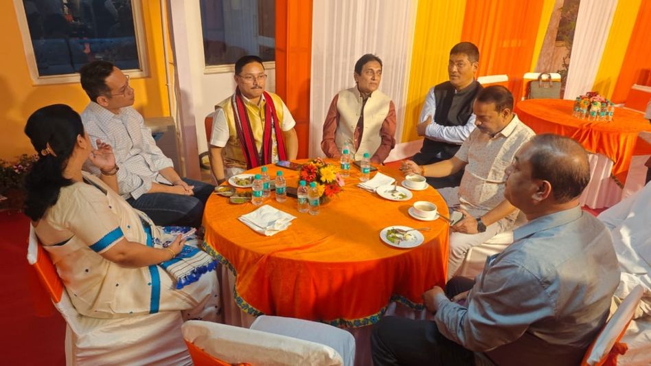 Politics on Pause: Congress MP Gaurav Gogoi and Assam BJP chief bond over snacks Politics on Pause: Congress MP Gaurav Gogoi and Assam BJP chief bond over snacks