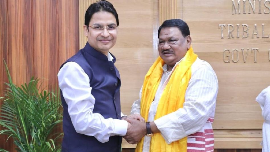 Darjeeling MP leads push for ST status for 11 Gorkha subtribes Darjeeling MP leads push for ST status for 11 Gorkha subtribes