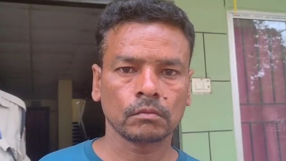 Dhubri police nab notorious thief Mukesh Gowala in West Bengal bank robbery case Dhubri police nab notorious thief Mukesh Gowala in West Bengal bank robbery case