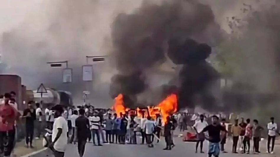 CAPF deployed in Murshidabad following violent clashes over Waqf Act CAPF deployed in Murshidabad following violent clashes over Waqf Act