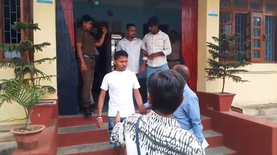 Tamil Nadu Police arrest two thieves from Tripura, flown to Chennai Tamil Nadu Police arrest two thieves from Tripura, flown to Chennai