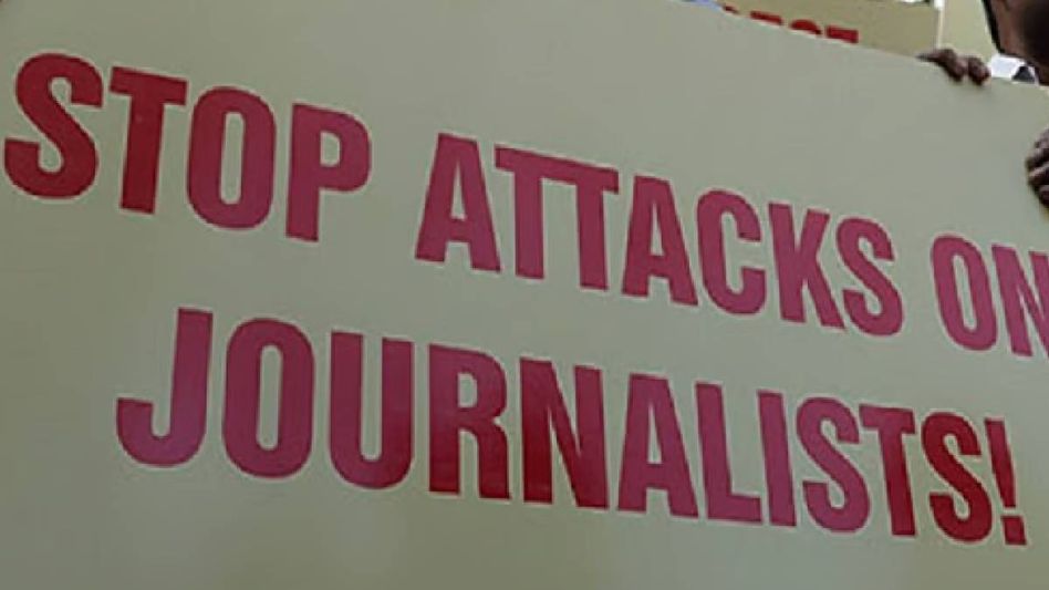 Assam: Journalist’s home attacked in Duliajan by miscreants, probe underway Assam: Journalist’s home attacked in Duliajan by miscreants, probe underway