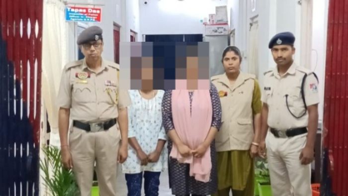 Two Bangladeshi immigrants en route Mumbai arrested in Tripura