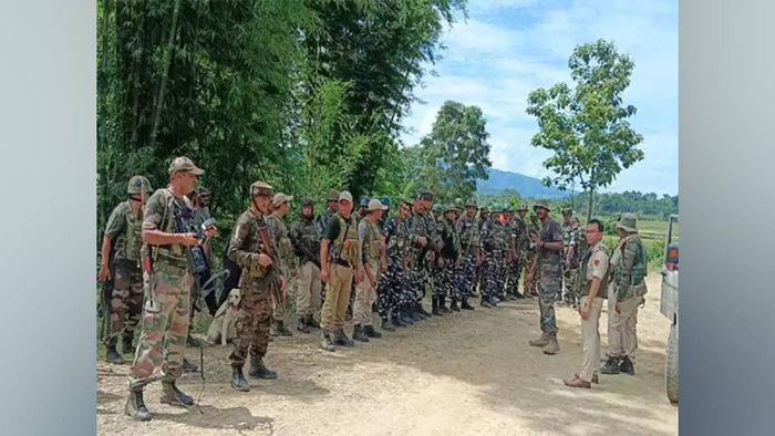 Manipur security forces arrest seven, including juvenile in Thoubal district