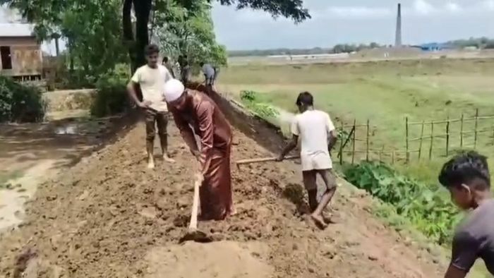 Fakirtilla ward residents build road as Panchayat neglects infrastructure