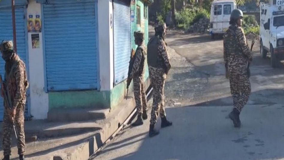 Gunfight underway between security forces and terrorists in J&K's Bandipora Gunfight underway between security forces and terrorists in J&K's Bandipora