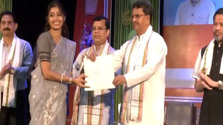 Tripura CM Manik Saha distributes appointment letters to 479 newly appointed officials Tripura CM Manik Saha distributes appointment letters to 479 newly appointed officials