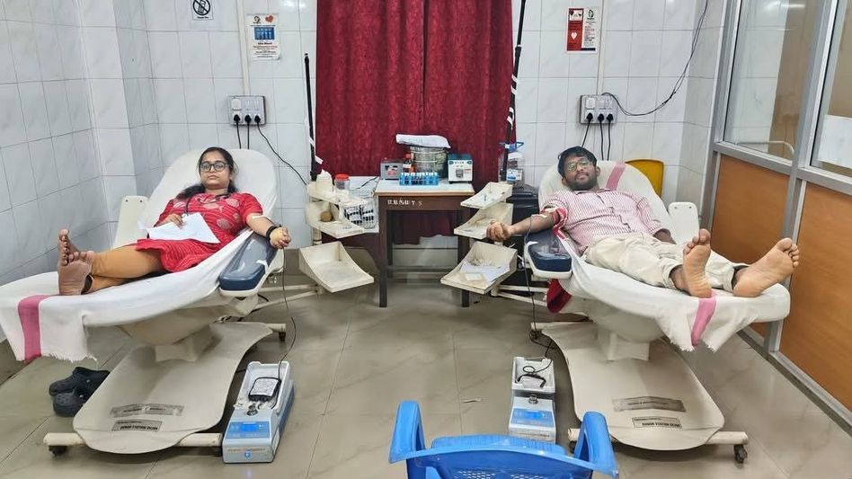 Tripura doctors donate blood to save life in emergency surgery Tripura doctors donate blood to save life in emergency surgery
