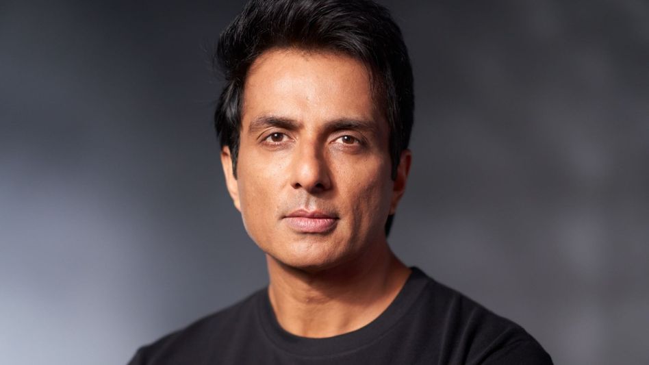 Sonu Sood to receive Humanitarian Award at Miss World Festival for Covid-19 relief efforts Sonu Sood to receive Humanitarian Award at Miss World Festival for Covid-19 relief efforts