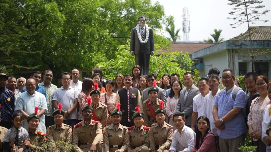 Arunachal: DNGC marks 24th death anniversary of Lt. Dera Natung with solemn tributes Arunachal: DNGC marks 24th death anniversary of Lt. Dera Natung with solemn tributes